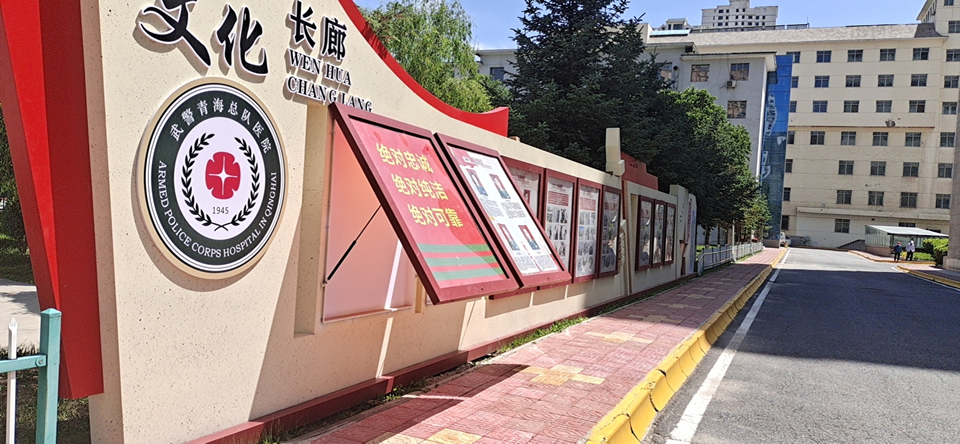 上墻宣傳欄框架設(shè)計有哪些風格特點？——【巨匠標識，標識制作廠家】